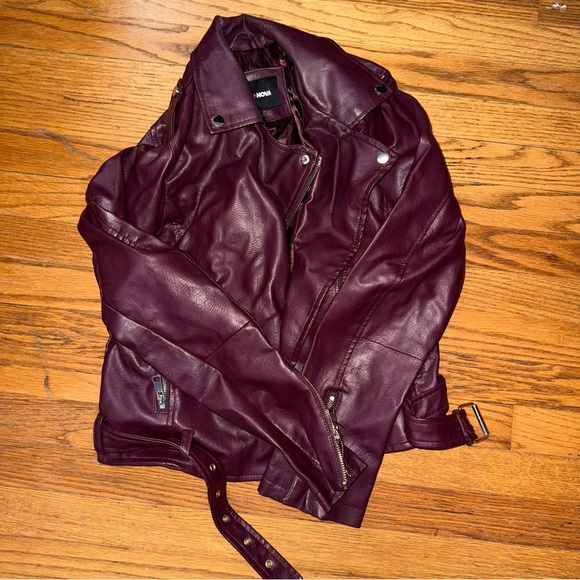 Burgundy leather jacket with belt - Picture 5 of 7